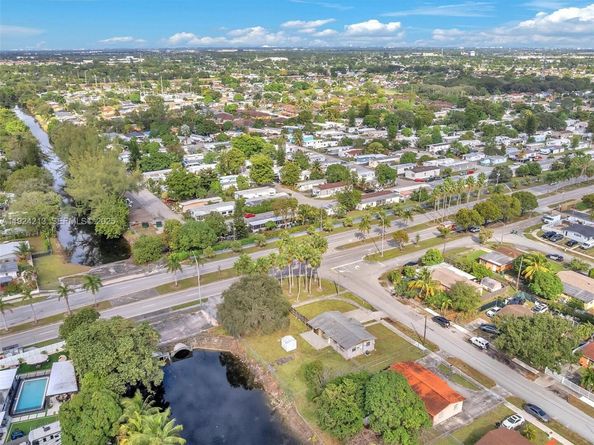 19820 NW 39th Ave, Miami Gardens FL 33055