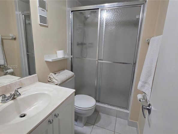 9230 Lagoon Pl 310, Davie FL 33324