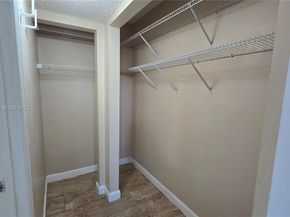 9230 Lagoon Pl 310, Davie FL 33324