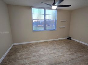 9230 Lagoon Pl 310, Davie FL 33324