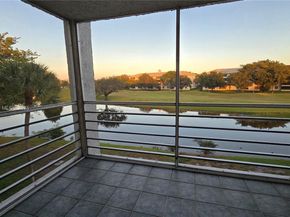 9230 Lagoon Pl 310, Davie FL 33324