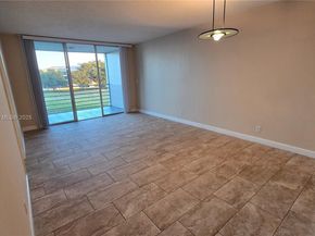 9230 Lagoon Pl 310, Davie FL 33324
