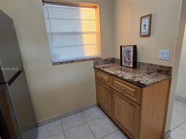 9230 Lagoon Pl 310, Davie FL 33324