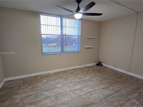 9230 Lagoon Pl 310, Davie FL 33324