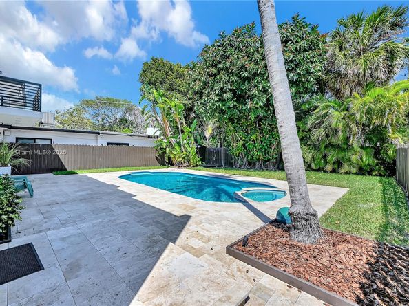 3305 NE 15th St, Fort Lauderdale FL 33304