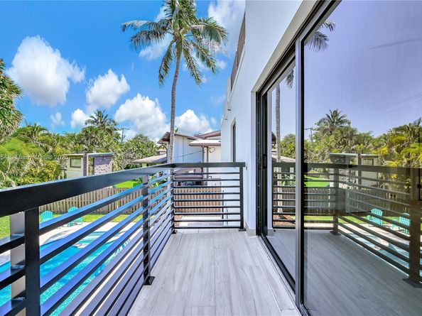 3305 NE 15th St, Fort Lauderdale FL 33304