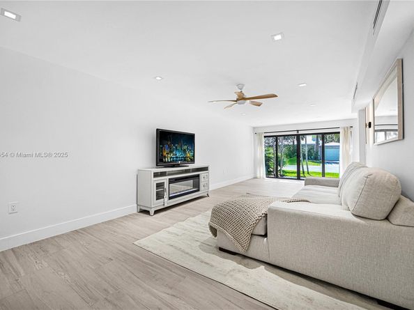 3305 NE 15th St, Fort Lauderdale FL 33304