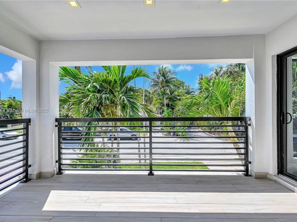 3305 NE 15th St, Fort Lauderdale FL 33304