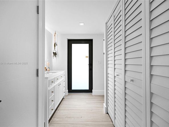 3305 NE 15th St, Fort Lauderdale FL 33304