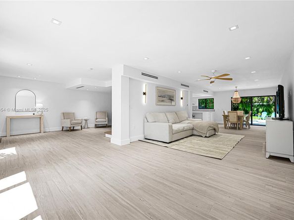 3305 NE 15th St, Fort Lauderdale FL 33304