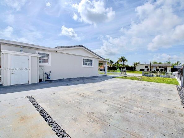 11831 SW 206th Ter, Miami FL 33177