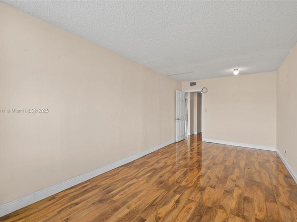 600 Three Islands Blvd 1008, Hallandale Beach FL 33009