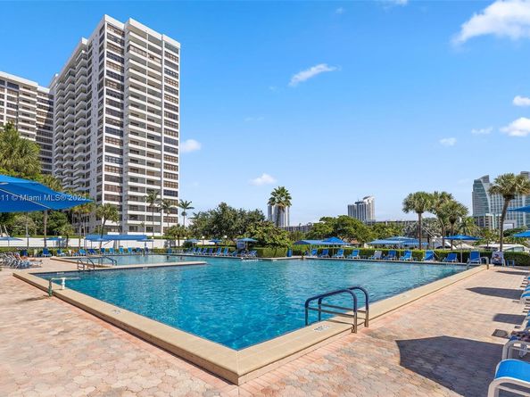 600 Three Islands Blvd 1008, Hallandale Beach FL 33009
