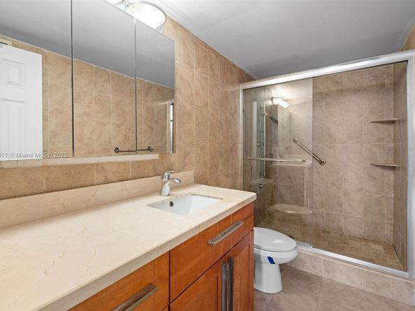 600 Three Islands Blvd 1008, Hallandale Beach FL 33009