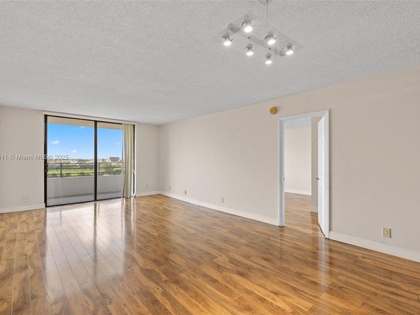 600 Three Islands Blvd 1008, Hallandale Beach FL 33009
