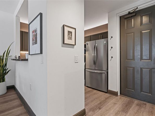 652 NE 63rd St 403, Miami FL 33138