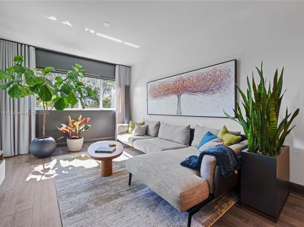 652 NE 63rd St 403, Miami FL 33138