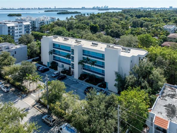 652 NE 63rd St 403, Miami FL 33138