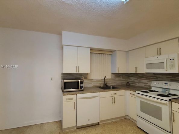 4756 SW 7th St, Miami FL 33134