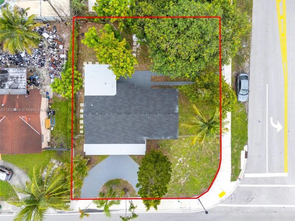 1041 NW 199th St, Miami Gardens FL 33169
