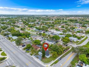 1041 NW 199th St, Miami Gardens FL 33169