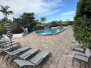 3200 Collins Ave 113, Miami Beach FL 33140