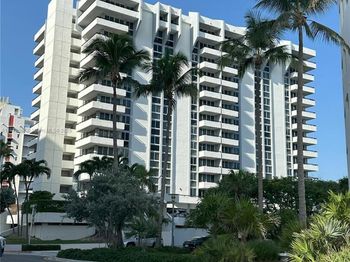 3200 Collins Ave