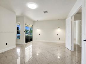 5421 Hawkes Bluff Ave, Davie FL 33331