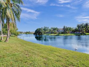 5421 Hawkes Bluff Ave, Davie FL 33331