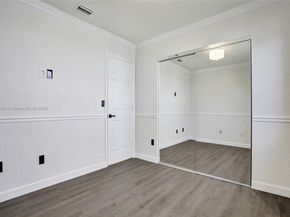 5421 Hawkes Bluff Ave, Davie FL 33331