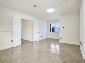 5421 Hawkes Bluff Ave, Davie FL 33331