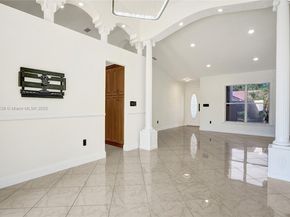 5421 Hawkes Bluff Ave, Davie FL 33331