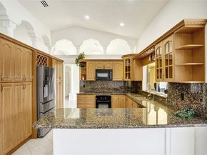 5421 Hawkes Bluff Ave, Davie FL 33331