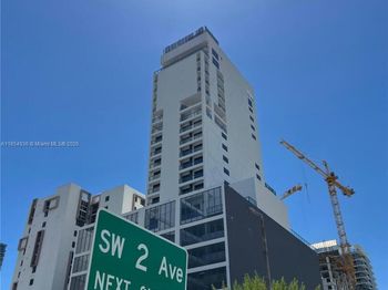 239 SW 9th St