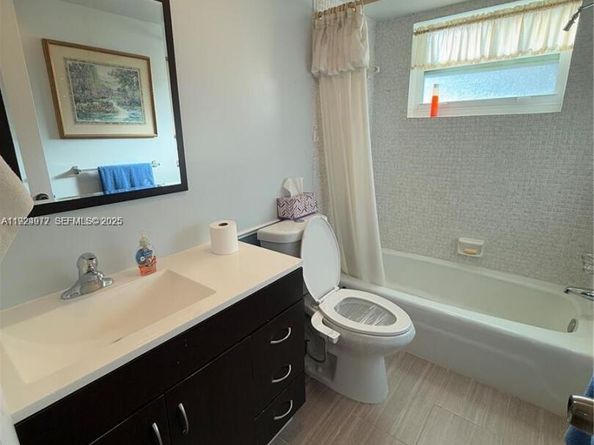 4270 NW 40th St 202, Lauderdale Lakes FL 33319