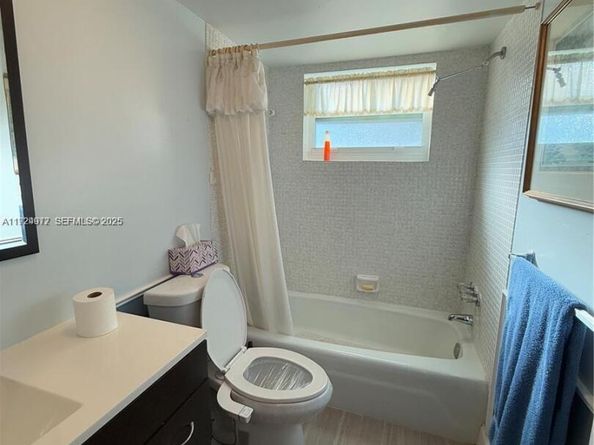 4270 NW 40th St 202, Lauderdale Lakes FL 33319