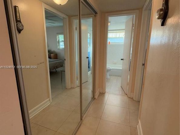 4270 NW 40th St 202, Lauderdale Lakes FL 33319