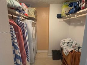 4270 NW 40th St 202, Lauderdale Lakes FL 33319