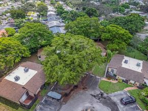 137 Essex Rd 328, Hollywood FL 33024