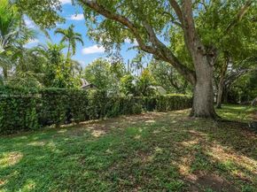137 Essex Rd 328, Hollywood FL 33024