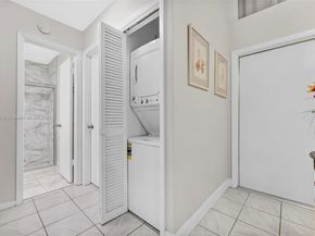 137 Essex Rd 328, Hollywood FL 33024