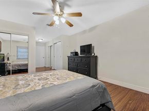 137 Essex Rd 328, Hollywood FL 33024