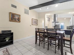 137 Essex Rd 328, Hollywood FL 33024