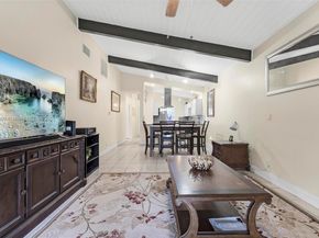 137 Essex Rd 328, Hollywood FL 33024
