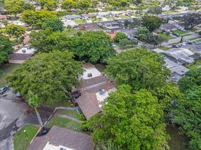 137 Essex Rd 328, Hollywood FL 33024