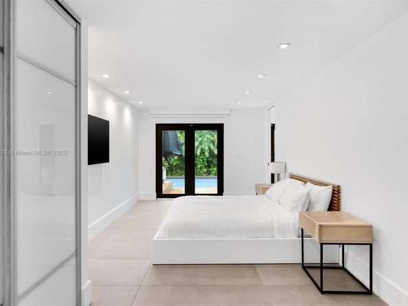 2815 Regatta Ave, Miami Beach FL 33140