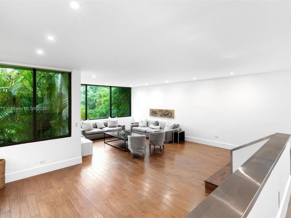 2815 Regatta Ave, Miami Beach FL 33140