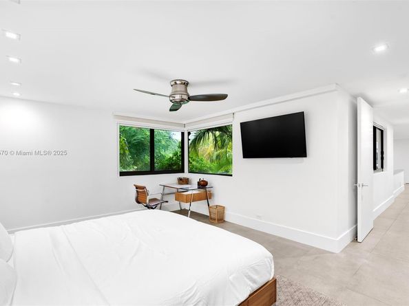 2815 Regatta Ave, Miami Beach FL 33140