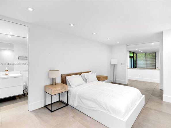 2815 Regatta Ave, Miami Beach FL 33140