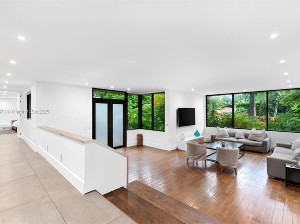 2815 Regatta Ave, Miami Beach FL 33140